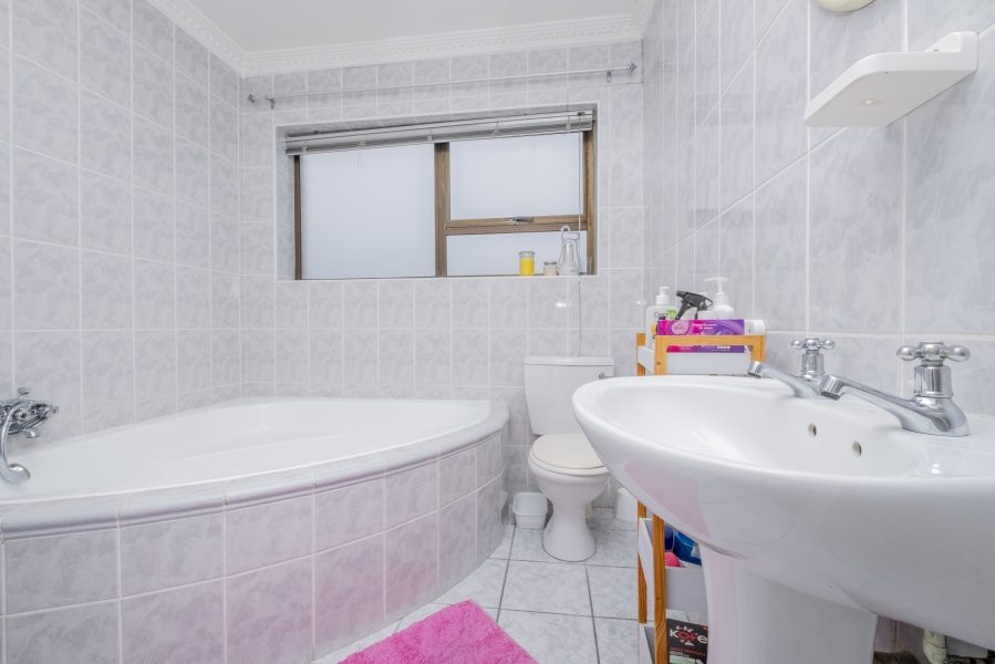 4 Bedroom Property for Sale in Rouxville Western Cape